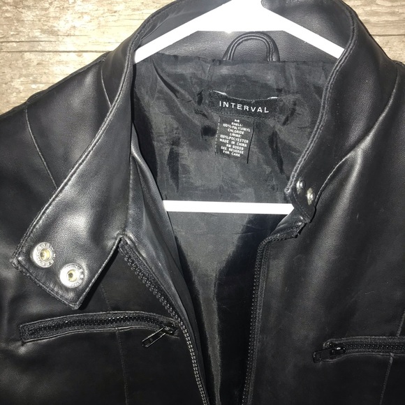 Leather jacket - Picture 2 of 3
